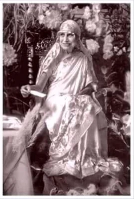 Mahasaraswati - the Mother's aspect representing Completeness from Divine Wisdom
